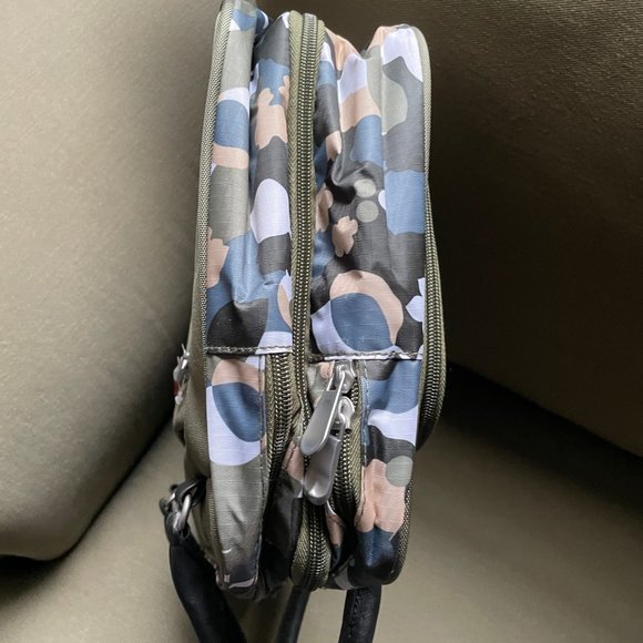 Samantha Brown Carry All Travel Bag in GREEN GEO CAMO nwt - Picture 10 of 12